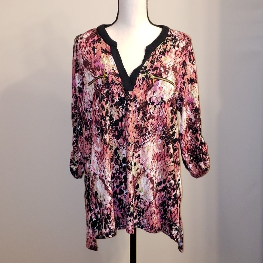 Robert Louis Abstract Hi- low Shirt